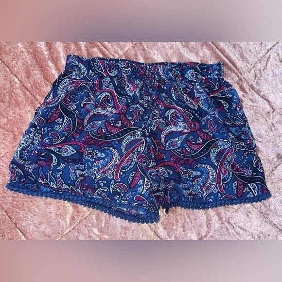 Hollister Paisley Shorts - Picture 1 of 3
